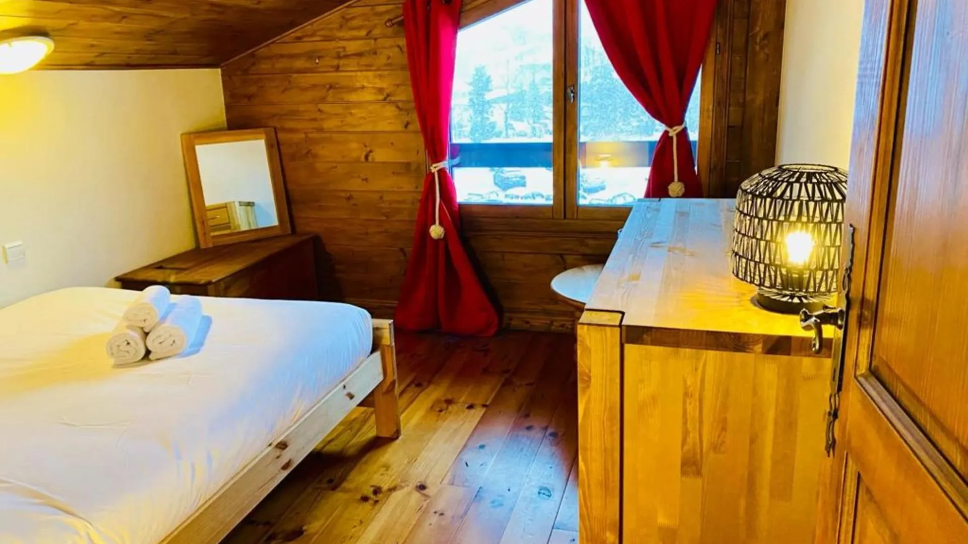 Mont Blanc View Apt In The Heart Of Chamonix 0*,  France