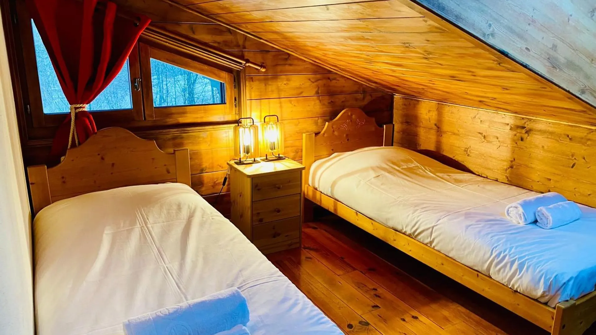 Mont Blanc View Apt In The Heart Of Chamonix Apartament